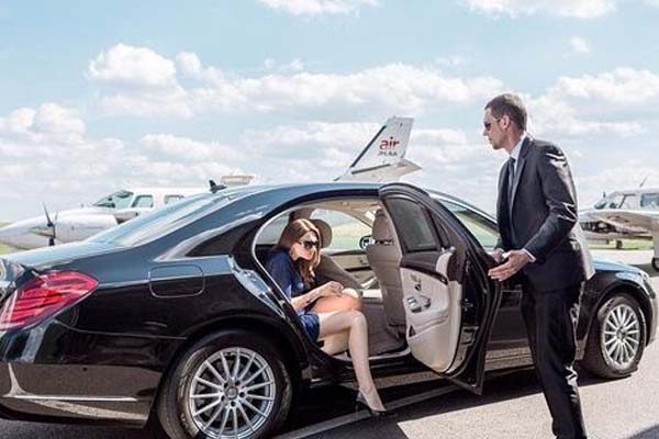 Airport Transfer Safe Driver Dubai Services